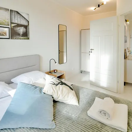 Apartment Old Town Heart Xiii - Wola Radziwie 7 *