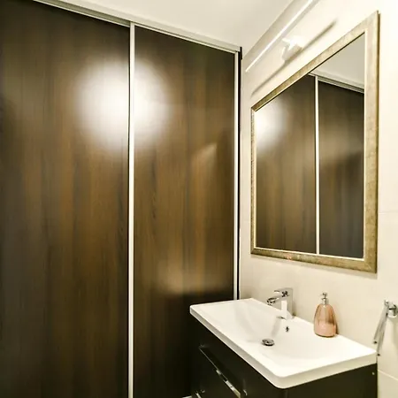 Old Town Heart Xiii - Wola Radziwie 7 * Warszawa