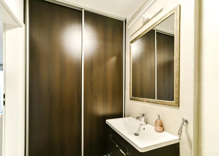 Old Town Heart Xiii - Wola Radziwie 7 * Warszawa