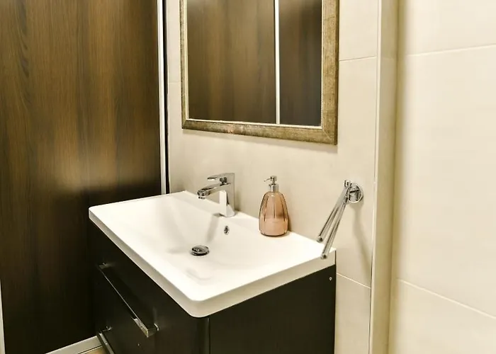 Old Town Heart Xiii - Wola Radziwie 7 * Warszawa